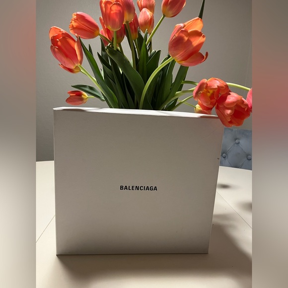 AUTHENTIC BALENCIAGA satin slingback - Picture 7 of 8